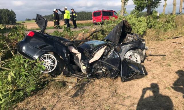 Kolejny tragiczny wypadek w regionie 24-letni kierowca zginął na miejscu