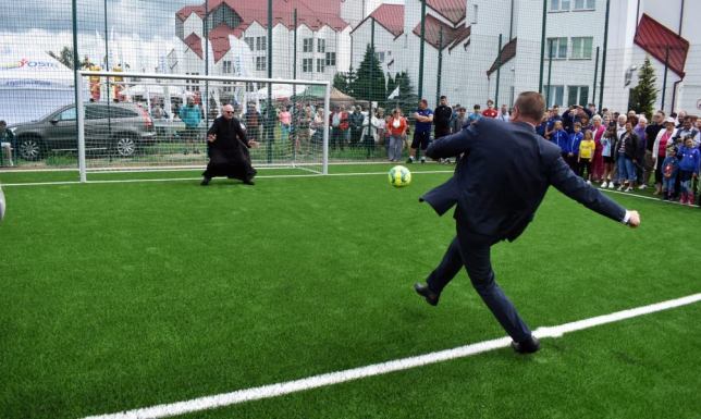 Oficjalne otwarcie nowego boiska sportowego przy ul. Pileckiego