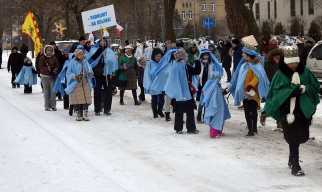 Głównym motywem tegorocznego orszaku było hasło „Kłaniajcie się królowie!”