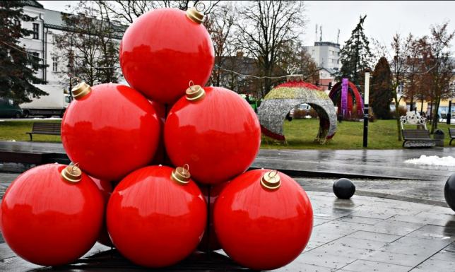 uroczyste rozświetlenie Miejskiej Choinki oraz widowisko muzyczno-taneczne