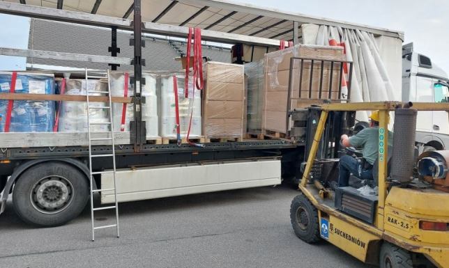 Funkcjonariusze udaremnili przemyt do Polski 60 tys. paczek papierosów