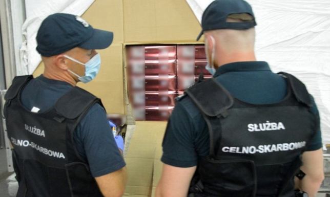 1 mln paczek nielegalnych papierosów przechwyciła podlaska Krajowa Administracja Skarbowa