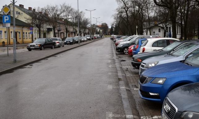 przywrócenie strefy płatnego parkowania przy ulicy Hamerszmita