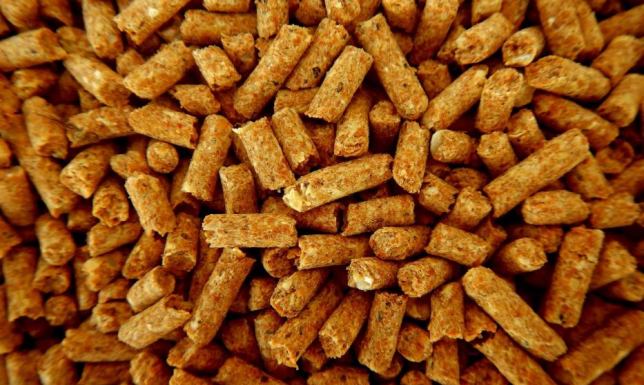 Mężczyzna oszukany podczas zakupu pelletu przez internet