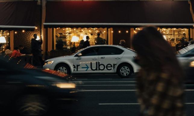 Jak legalnie zacząć pracę jako kierowca Uber i Bolt w Polsce bez własnej firmy