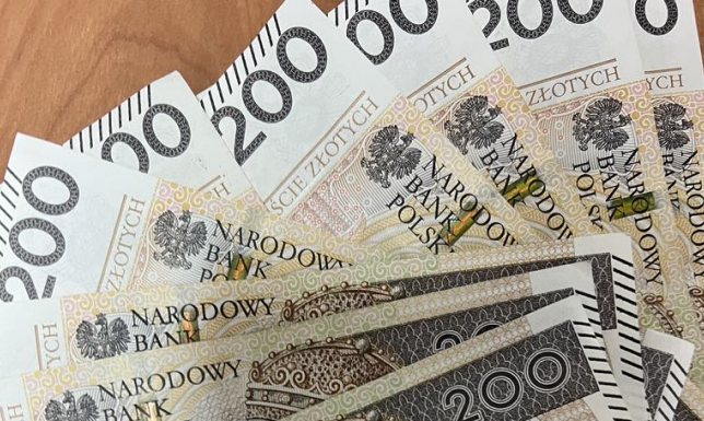 40-latek zasnął na randce i został okradziony Kobieta okradła znajomego podczas randki, kiedy ten zasnął