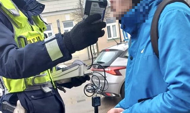 Trzech mężczyzn będzie musiało zapłacić mandaty w wysokości 2500 złotych