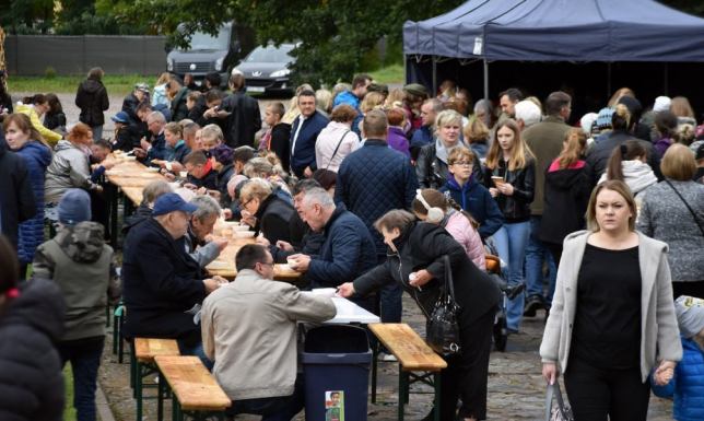 Festyn parafialno-oratoryjny przy parafii Matki Bożej Miłosierdzia w Suwałkach