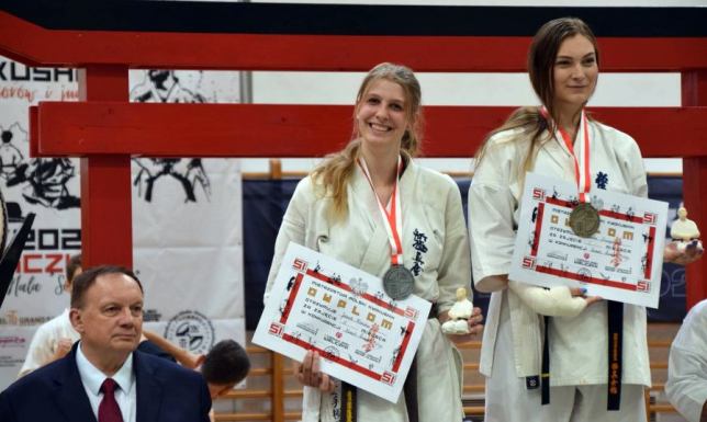 srebrny medal na Mistrzostwach Polski Seniorów i Juniorów Karate