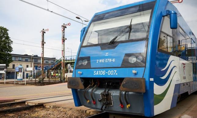 O dwa pojazdy spalinowe powiększył się tabor kolejowy Podlaskiego Zakładu POLREGIO