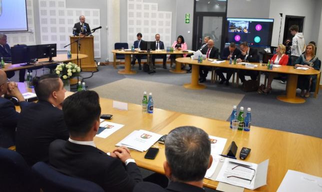 Uchwała dotyczy gruntu stanowiącego część działki przy ul. Witolda Pileckiego