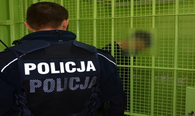 Zatankował kradziony samochód i odjechał nie płacąc