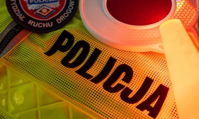 22-latek wsiadł za kierownicę po alkoholu i środkach odurzających