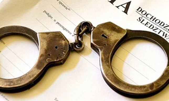 Policjanci z Raczek zatrzymali 22-latka podejrzanego o uszkodzenie mienia