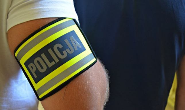 zatrzymali 38-latka podejrzanego o kradzież sklepową i zniszczenie samochodu