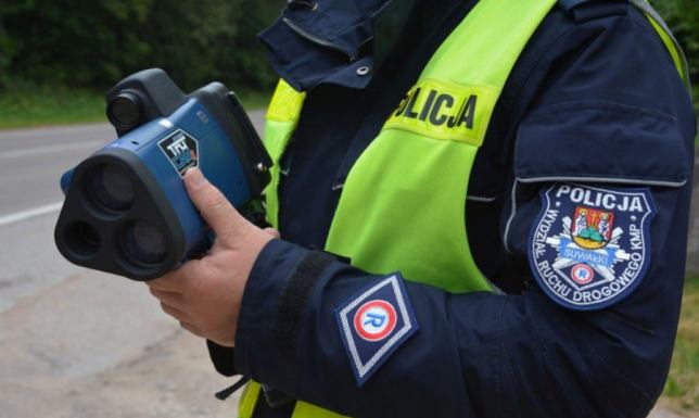 Nadmierna prędkość i kolejne utracone prawa jazdy W Raczkach i Suwałkach stracili prawo jazdy