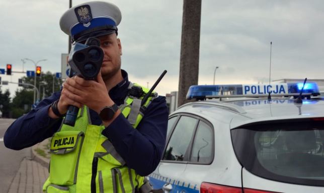 75 kierowców zatrzymanych za przekroczenie prędkości pomiary prędkości prowadzone przez policjantów ruchu drogowego