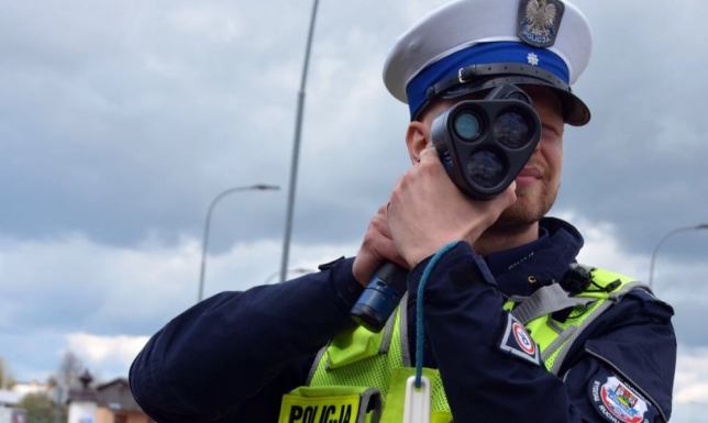 Policjanci z suwalskiej drogówki zatrzymali prawa jazdy dwóm kierującym