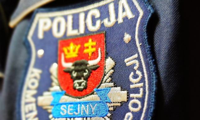 27-latkę z Warszawy znaleźli sejneńscy policjanci w wysokiej trawie