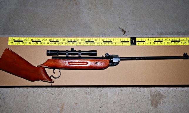 47- latek podczas interwencji domowej zaatakował policjantów