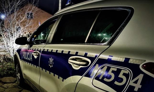 Pasażer z marihuaną, a kierowca pod jej wpływem Mężczyzna prowadził samochód będąc pod wpływem marihuany