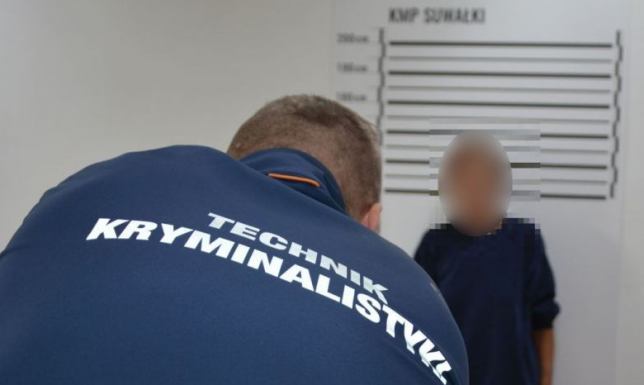 62-latka dźgnęła nożyczkami znajomego podczas libacji Do awantury doszło w jednym z mieszkań w Suwałkach
