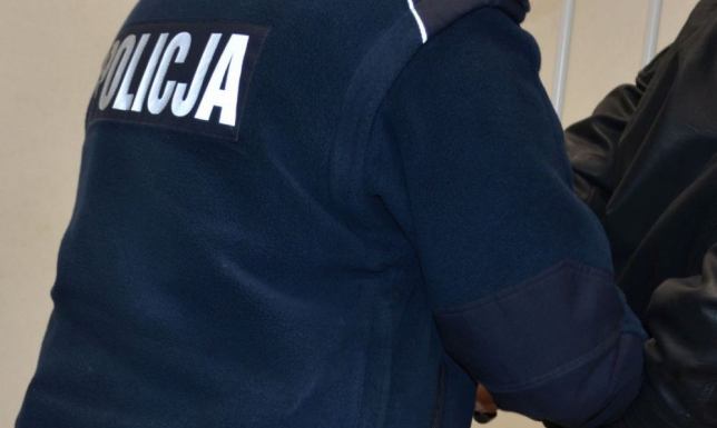 Dzielnicowi ze Słobódki zatrzymali 51-latka, który ukrywał się przed wymiarem sprawiedliwości