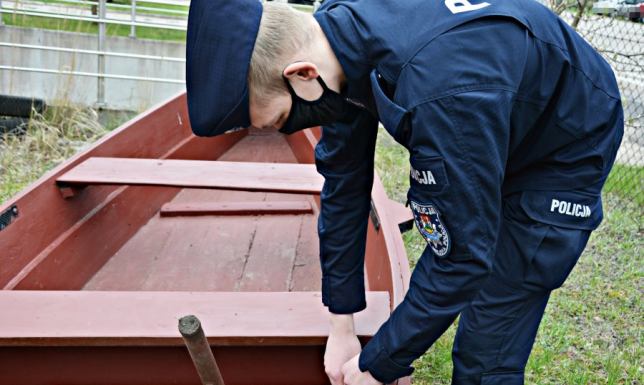 Suwalscy policjanci zatrzymali dwóch mężczyzn podejrzanych o kradzież łodzi oraz złomu
