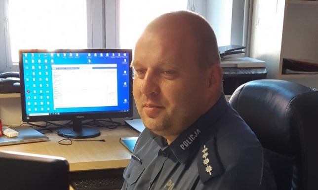 Piątkowy (23.04) ranek rozpoczął się nietypową interwencja sejneńskiego dyżurnego