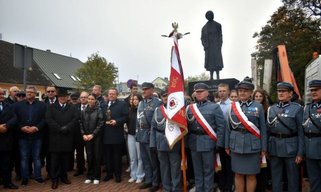 Prezentacja pomnika Aleksandry Piłsudskiej w Suwałkach