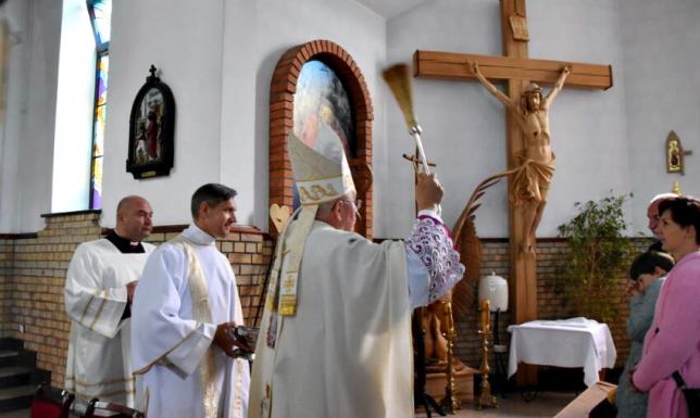 Biskup poświęcił kościół Anieli Salawy w Suwałkach Poświęcenie kościoła pw. bł. Anieli Salawy w Suwałkach
