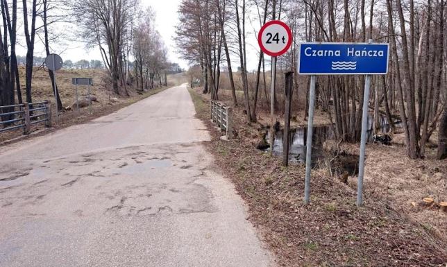 rozbiórka mostu w miejscowości Malesowizna w gminie Jeleniewo