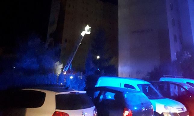 Do zdarzenia doszło około 2.00 w nocy w bloku przy ulicy Kowalskiego 16 w Suwałkach