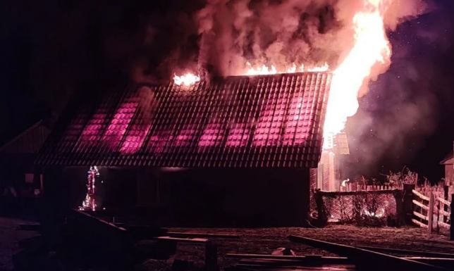 W nocy z 24 na 25 grudnia spłonął dom w miejscowości Pobondzie
