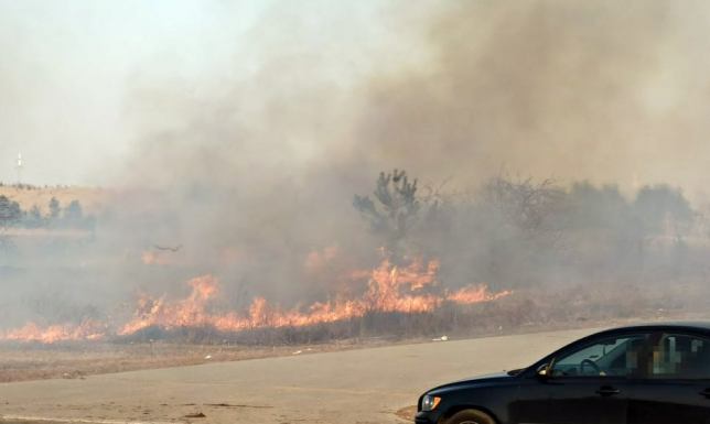 Do pożaru traw doszło w sobotę (19.03) w okolicach ulicy Różanej w Suwałkach