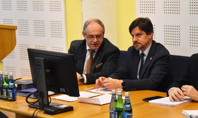 Zadanie związane z budową chodnika, oświetlenia i remontem nawierzchni