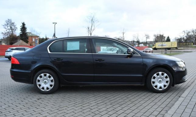 przetarg na sprzedaż samochodu osobowego marki Skoda Superb