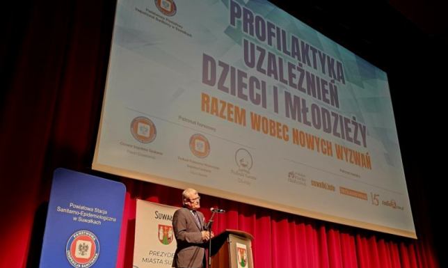 Rozmawiali o profilaktyce uzależnień dzieci i młodzieży „Profilaktyka uzależnień dzieci i młodzieży – razem wobec nowych wyzwań