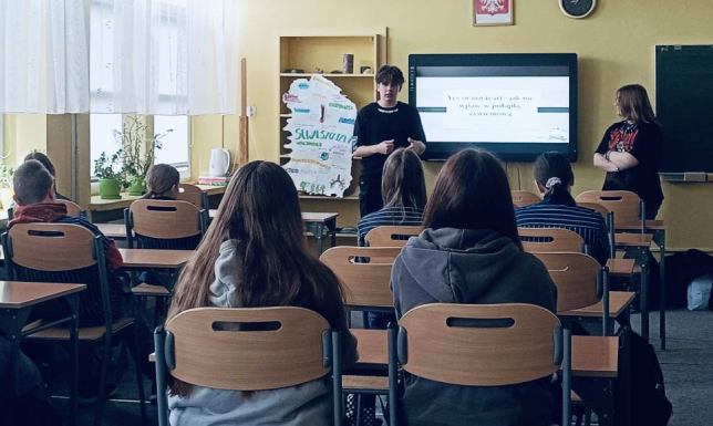 Jak w praktyce unikać niezdrowych nawyków przy jedzeniu