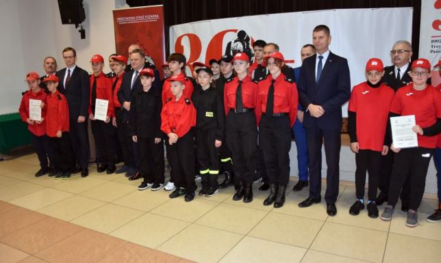 Uroczyste przekazanie promes dla Młodzieżowych Drużyn Pożarniczych