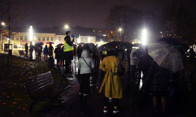 Młodzież protestuje na ulicach Suwałk