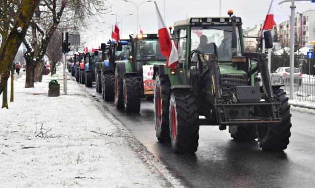 500 ciągników, ciężarówek i samochodów osobowych jeździło ulicami Suwałk