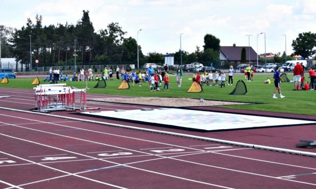 udostępnienie boiska piłkarskiego na stadionie lekkoatletycznym mieszkańcom