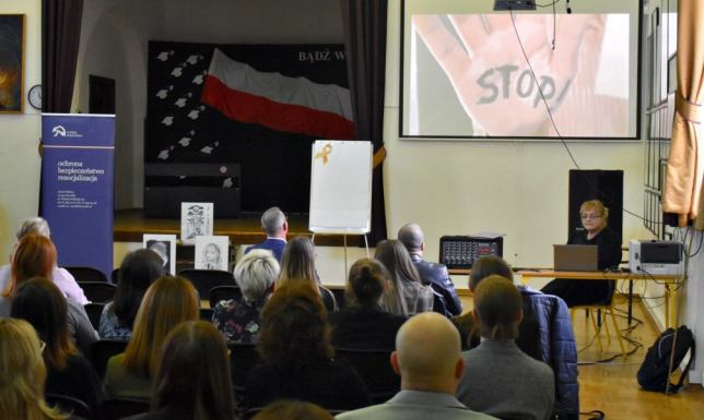 Kampania 19 dni przeciwko przemocy i krzywdzeniu dzieci i młodzieży