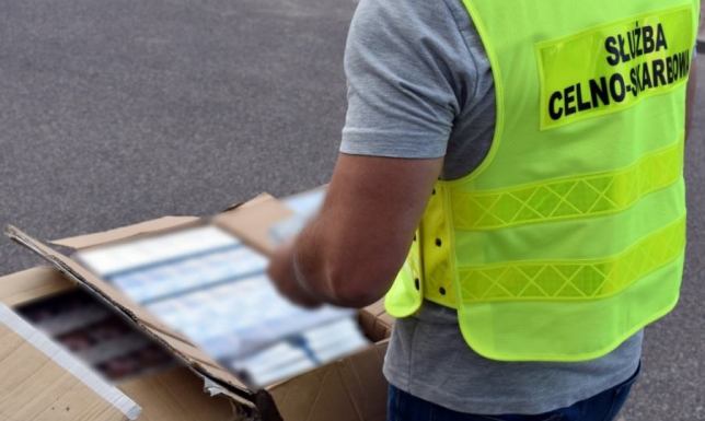 Suwalska KAS przechwyciła nielegalne papierosy Przewoził nielegalne papierosy