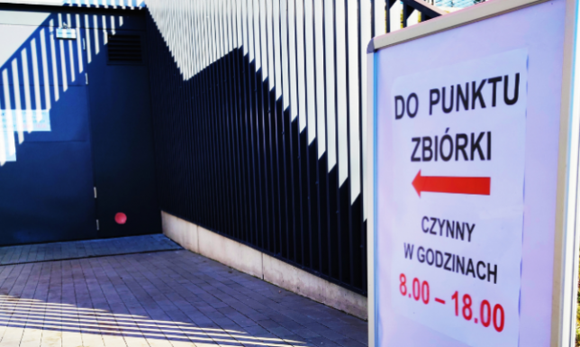 Punkt zbiórki darów dla uchodźców w hali Suwałki Arena