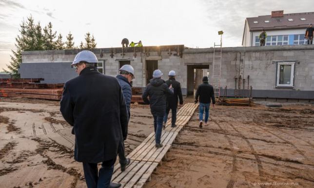 wizyta wojewody podlaskiego Jacka Brzozowskiego w gminie Raczki