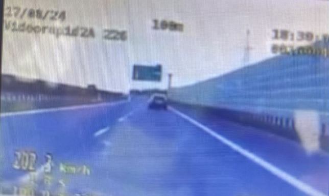 45-letni kierowca skody pędził drogą ekspresową 202 kilometry na godzinę