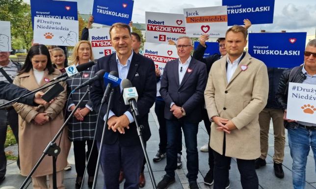 Konferencja prasowa Platformy Obywatelskiej z udziałem Radosława Sikorskiego