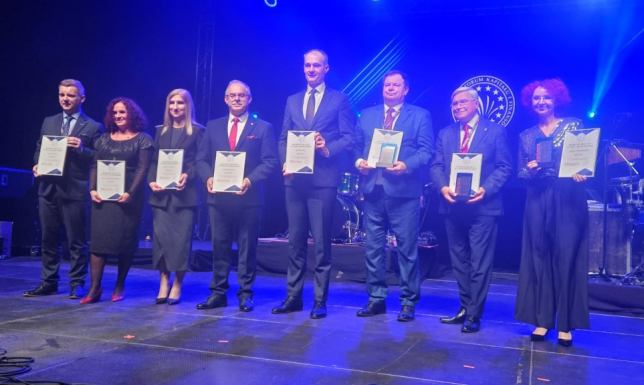 W zestawieniu oceniono łącznie 48 samorządów z tej kategorii